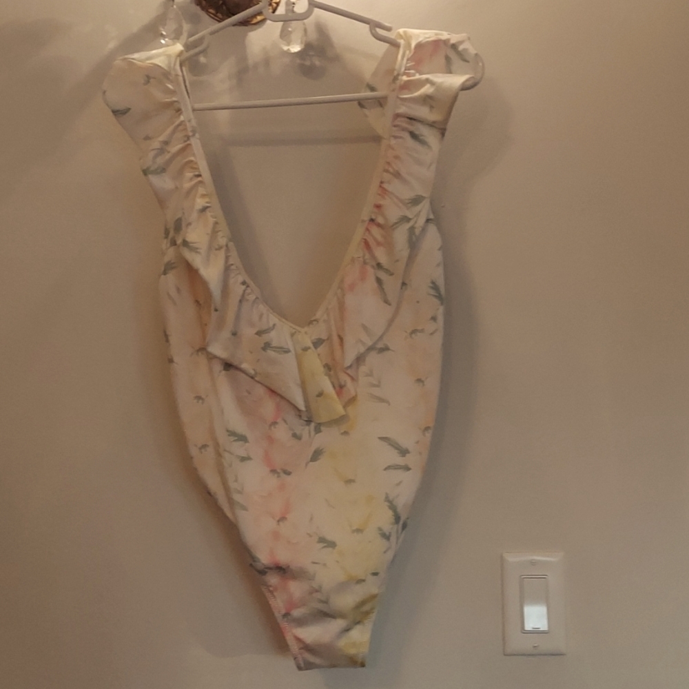 VICTORIAS SECRET ONE PIECE LARGE